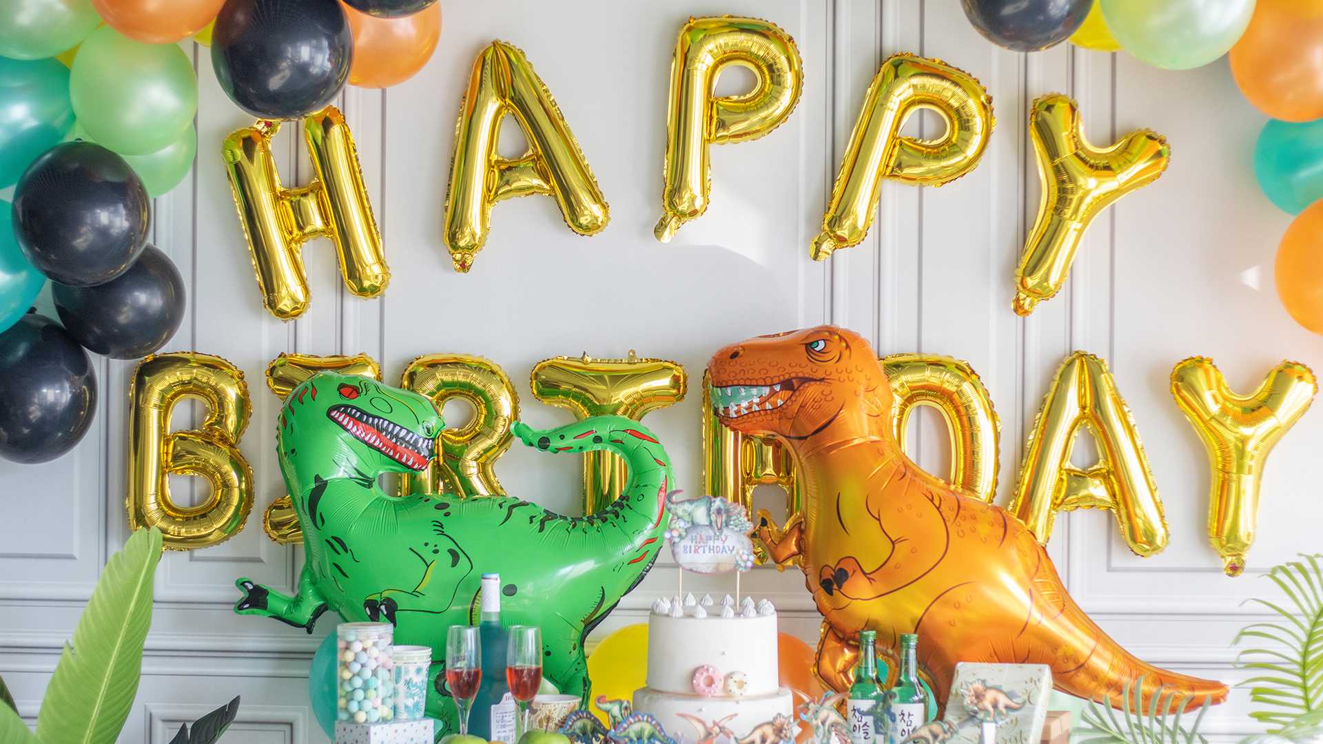 dinosaur themed happy bithday giant balloons
