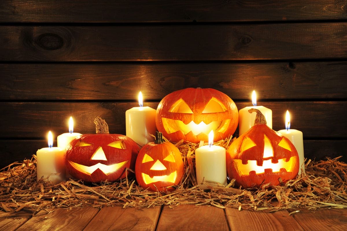 battery operated candles with pumpkin lanterns