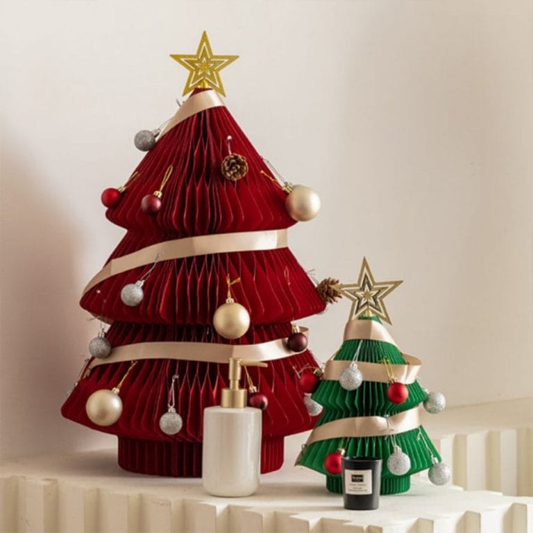 Christmas Tree Ornaments Green and Red Decorations