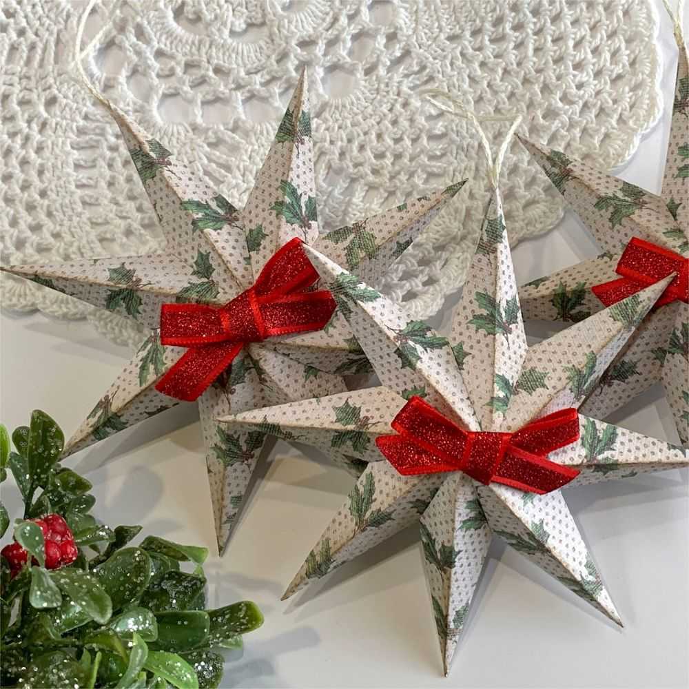 8-Pointed Christmas Paper Stars With Vintage Holly And Berries Christmas Ornaments