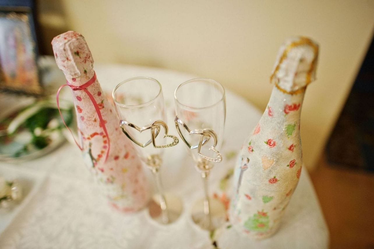 wedding glasses with champagne