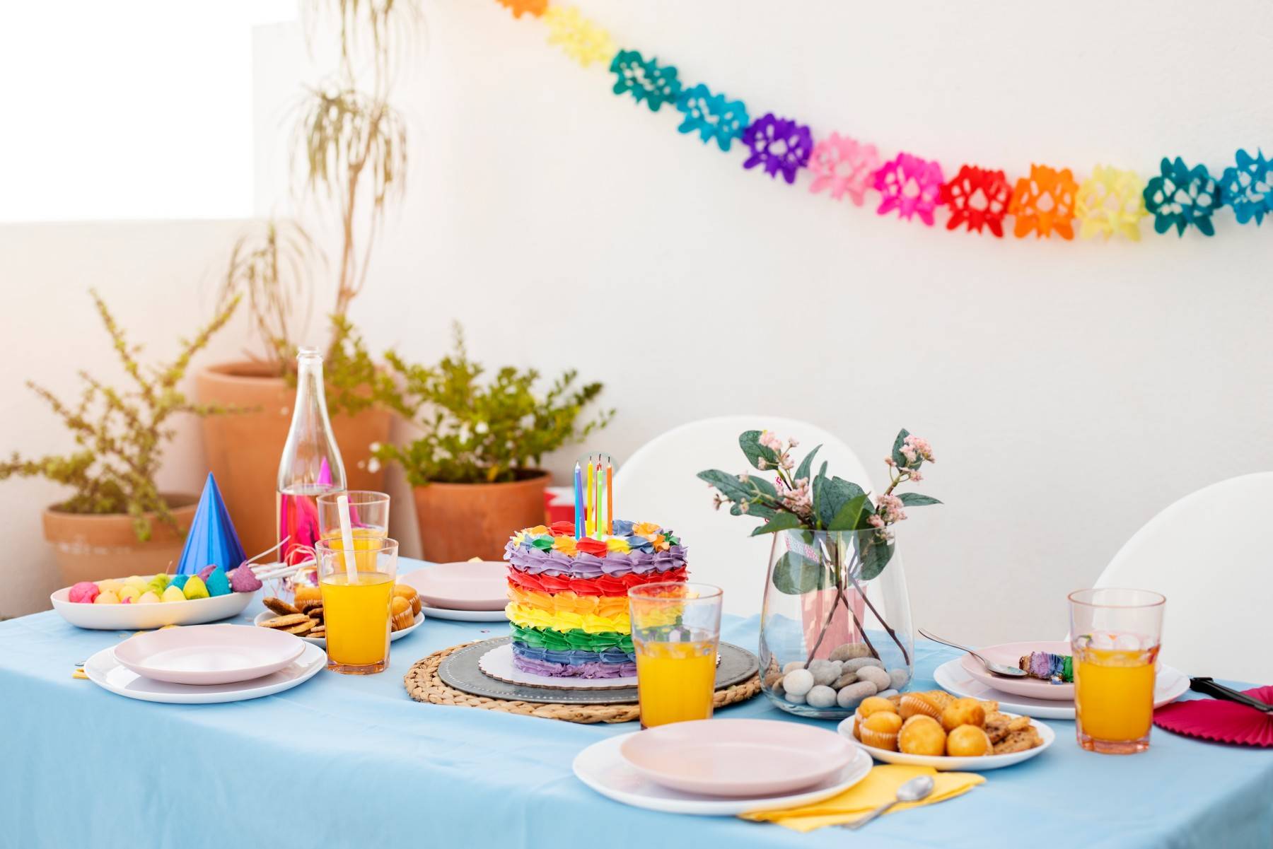 lifestyle couples celebrating party birthday decorations