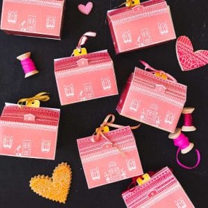 Valentine's Day Pink House Gift Box Decoration Bulk Supply