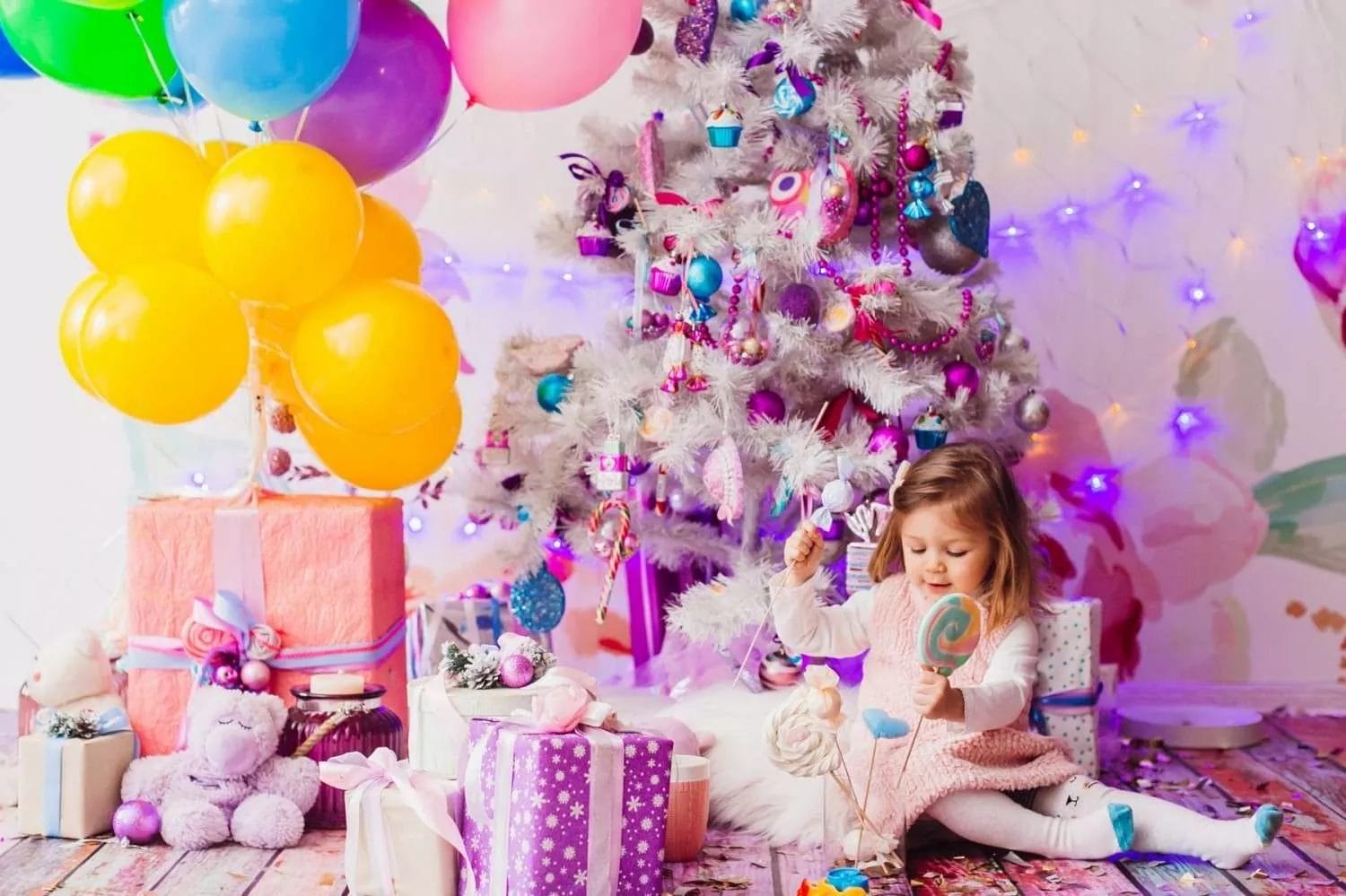 Pink and purple princess-themed party decorations (suitable for little girls)