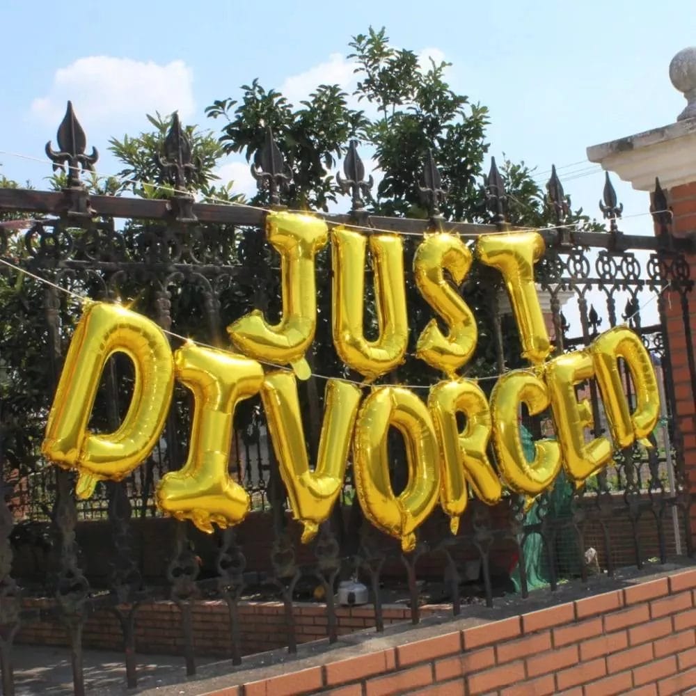 Just Divorced Banner Free At Last Divorce Party Decorations Foil balloons Bunting Celebrations
